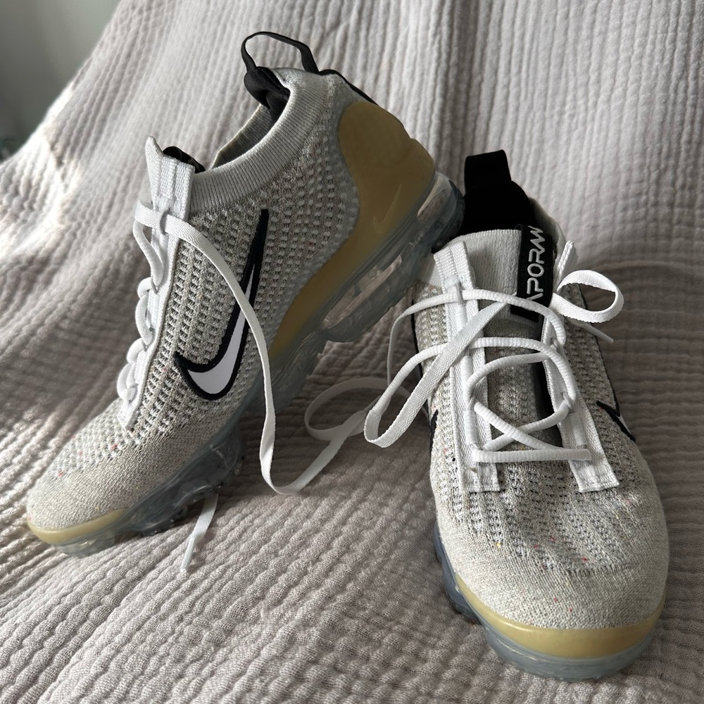 Nike Vapormax 21 Size 5.5Y